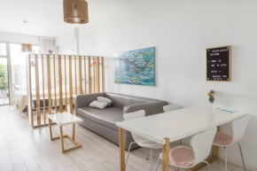 Bello departamento con patio en PB con amenities